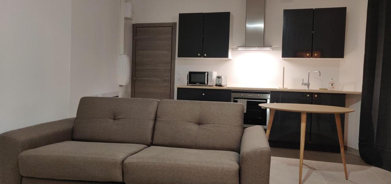 Appartement Confort Equipe Au Coeur De เบซิเยร์ ภายนอก รูปภาพ