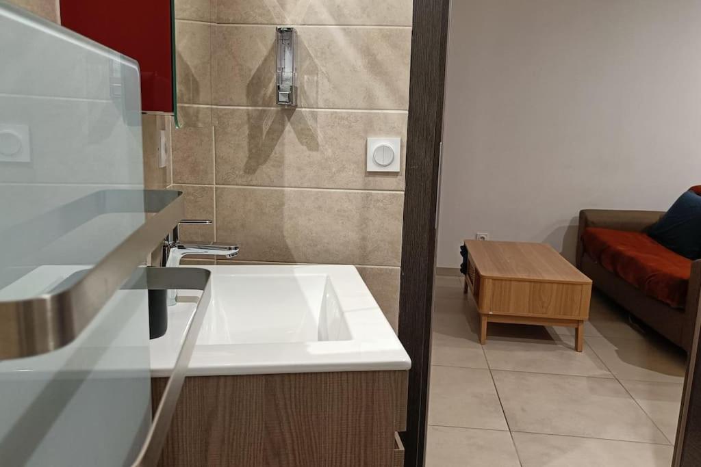Appartement Confort Equipe Au Coeur De เบซิเยร์ ภายนอก รูปภาพ