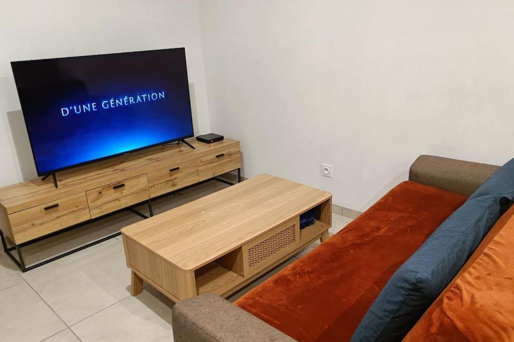Appartement Confort Equipe Au Coeur De เบซิเยร์ ภายนอก รูปภาพ
